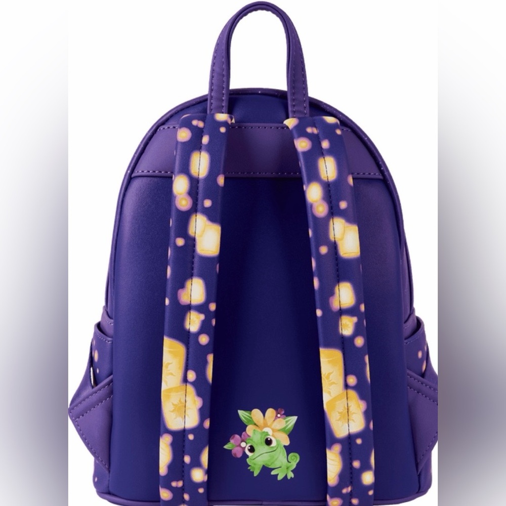 Disney’s Tangled 
Rapunzel & Flynn Rider 
Lantern 
Light Up 
Mini
Backpack - Picture 4 of 5